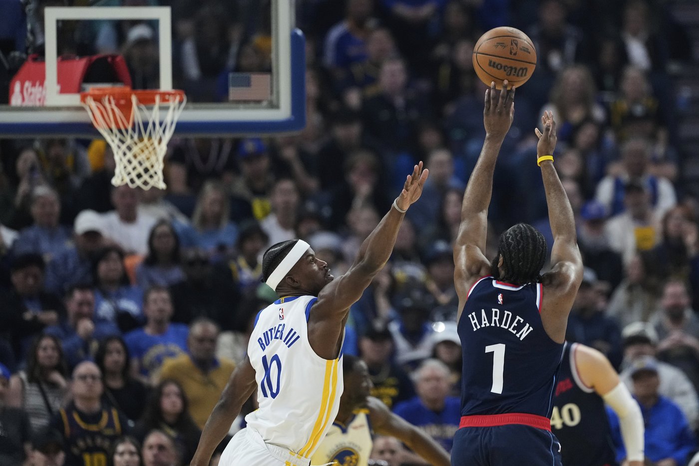 Harden, Leonard lead Clippers past Warriors 124-119 in OT to secure fifth seed in West playoffs | iNFOnews.ca Harden, Leonard lead Clippers past Warriors 124-119 in OT to secure fifth seed in West playoffs | iNFOnews.ca