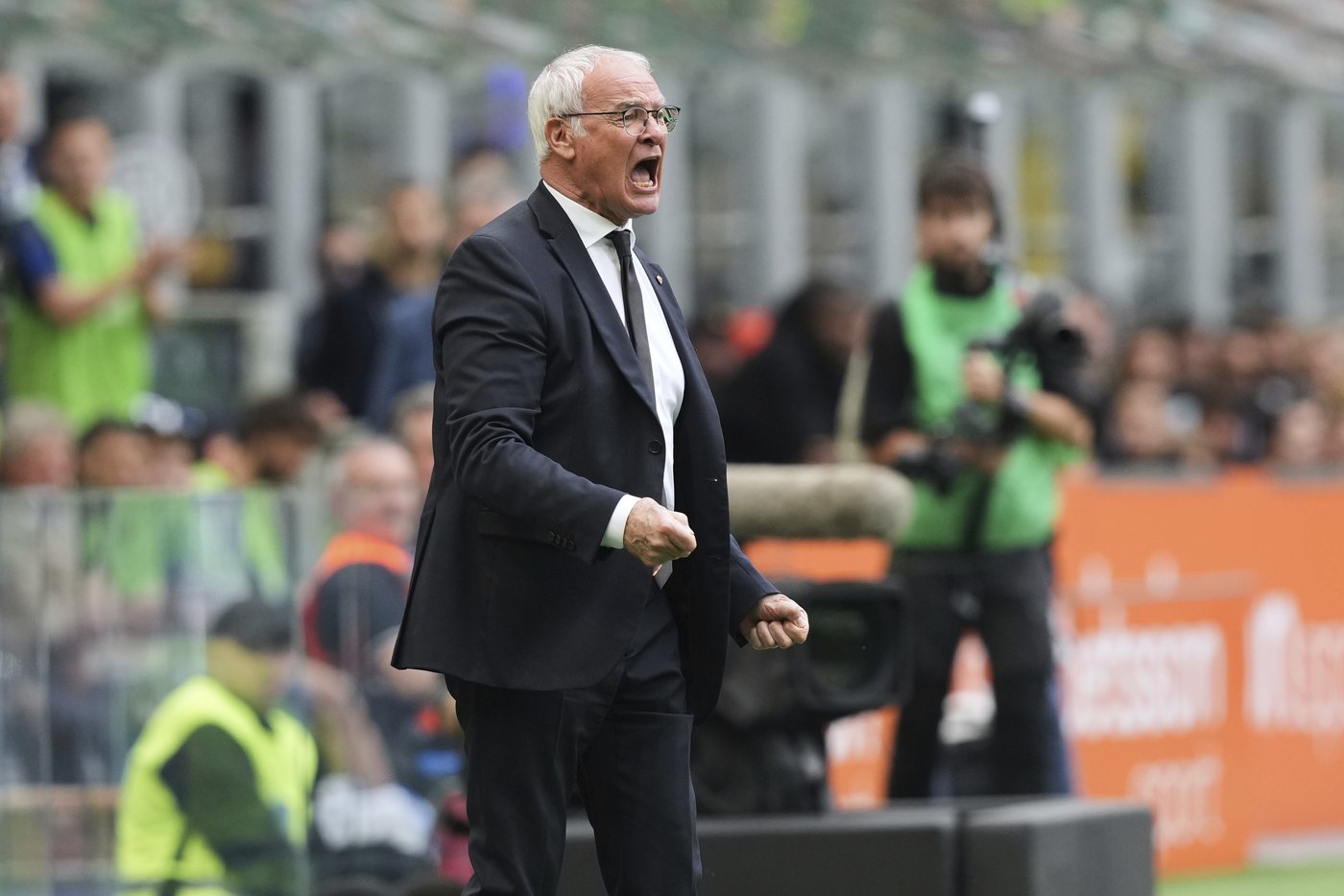 McTominay's brace lifts Napoli atop Serie A after Roma beats Inter | iNFOnews.ca McTominay's brace lifts Napoli atop Serie A after Roma beats Inter | iNFOnews.ca