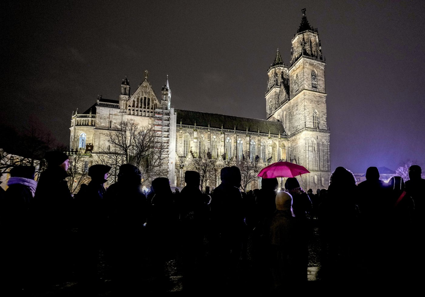 Germans mourn the 5 killed and 200 injured in the apparent attack on a Christmas market | iNFOnews.ca Germans mourn the 5 killed and 200 injured in the apparent attack on a Christmas market | iNFOnews.ca