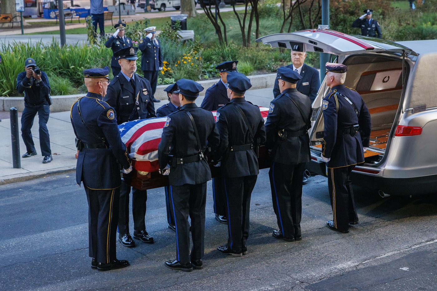 Philadelphia officer who died weeks after being shot recalled as a dedicated public servant | iNFOnews.ca