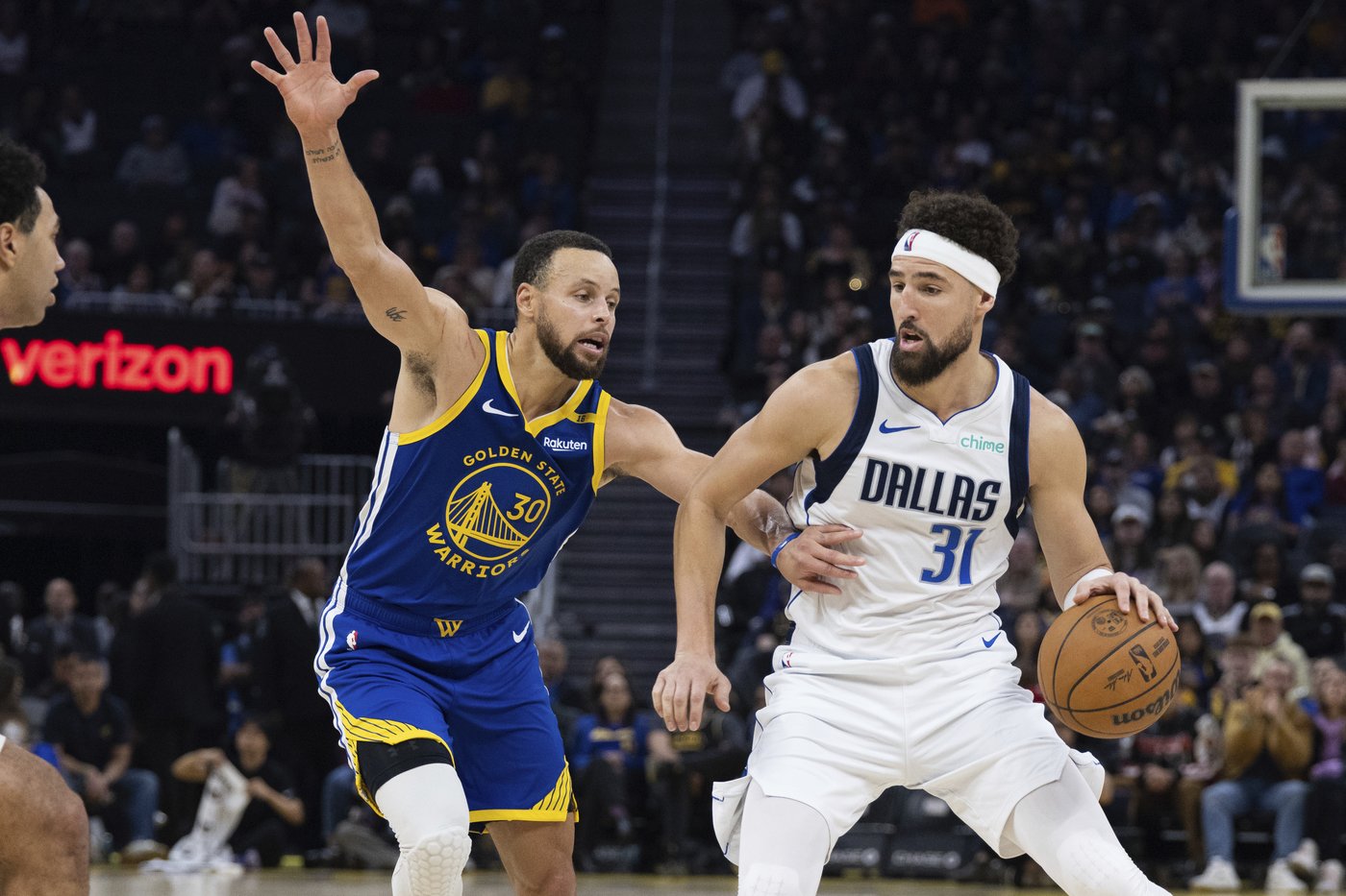 Luka Doncic has triple-double with season-best 45 points in Mavs' 143-133 win over Warriors | iNFOnews.ca Luka Doncic has triple-double with season-best 45 points in Mavs' 143-133 win over Warriors | iNFOnews.ca