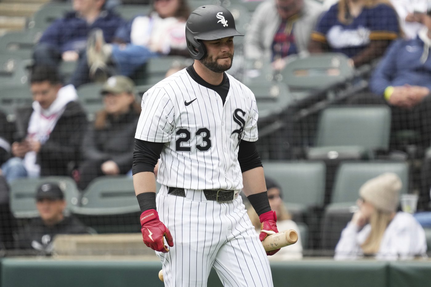 White Sox OF Andrew Benintendi departs because of left calf tightness | iNFOnews.ca White Sox OF Andrew Benintendi departs because of left calf tightness | iNFOnews.ca