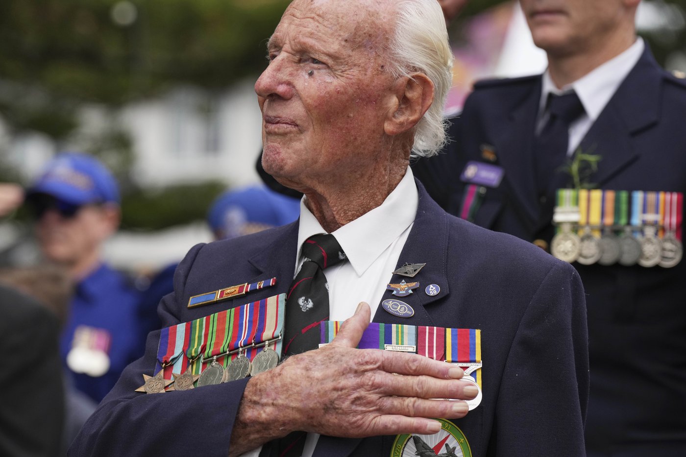 Australians and New Zealanders commemorate war dead on Anzac Day | iNFOnews.ca Australians and New Zealanders commemorate war dead on Anzac Day | iNFOnews.ca