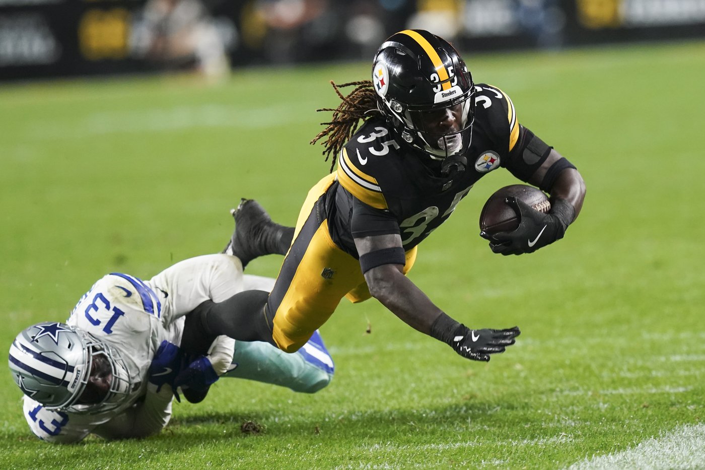 Steelers have cooled after their hot start and coach Mike Tomlin faces a choice at QB | iNFOnews.ca Steelers have cooled after their hot start and coach Mike Tomlin faces a choice at QB | iNFOnews.ca
