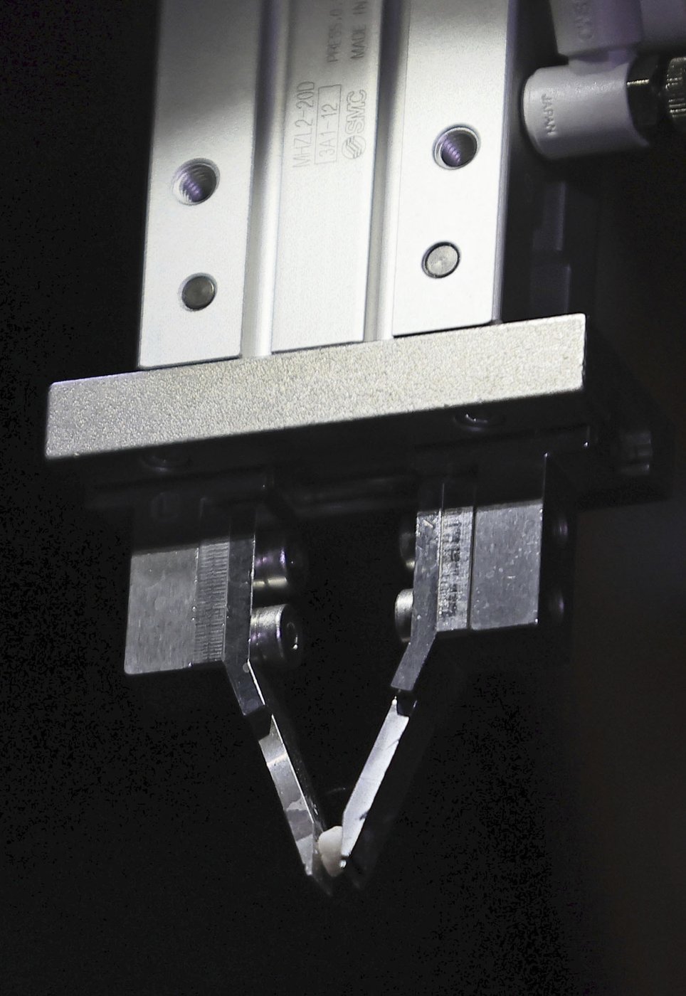 A tiny grain of nuclear fuel is pulled from ruined Japanese nuclear plant, in a step toward cleanup | iNFOnews.ca A tiny grain of nuclear fuel is pulled from ruined Japanese nuclear plant, in a step toward cleanup | iNFOnews.ca