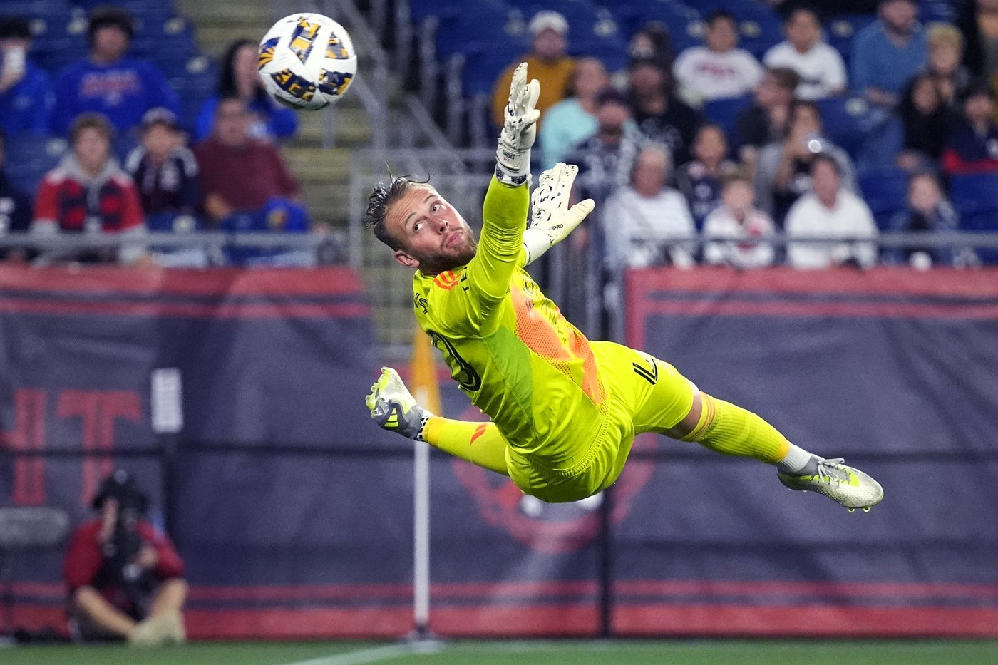 First career goals by Tom Pearce, Nathan Saliba rally Montreal to 2-2 draw with Revolution | iNFOnews.ca
