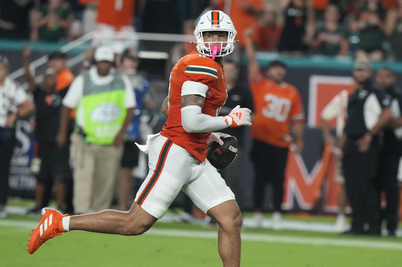 No. 7 Miami survives Virginia Tech 38-34 to remain unbeaten after Hail Mary TD overturned | iNFOnews.ca No. 7 Miami survives Virginia Tech 38-34 to remain unbeaten after Hail Mary TD overturned | iNFOnews.ca