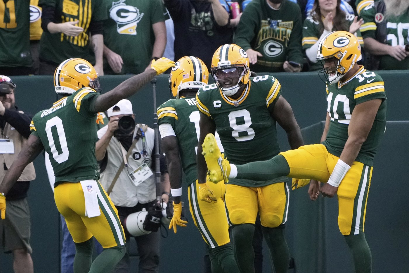 Josh Jacobs looks to extend his rushing TD streak to 12 games when Packers visit Browns | iNFOnews.ca
