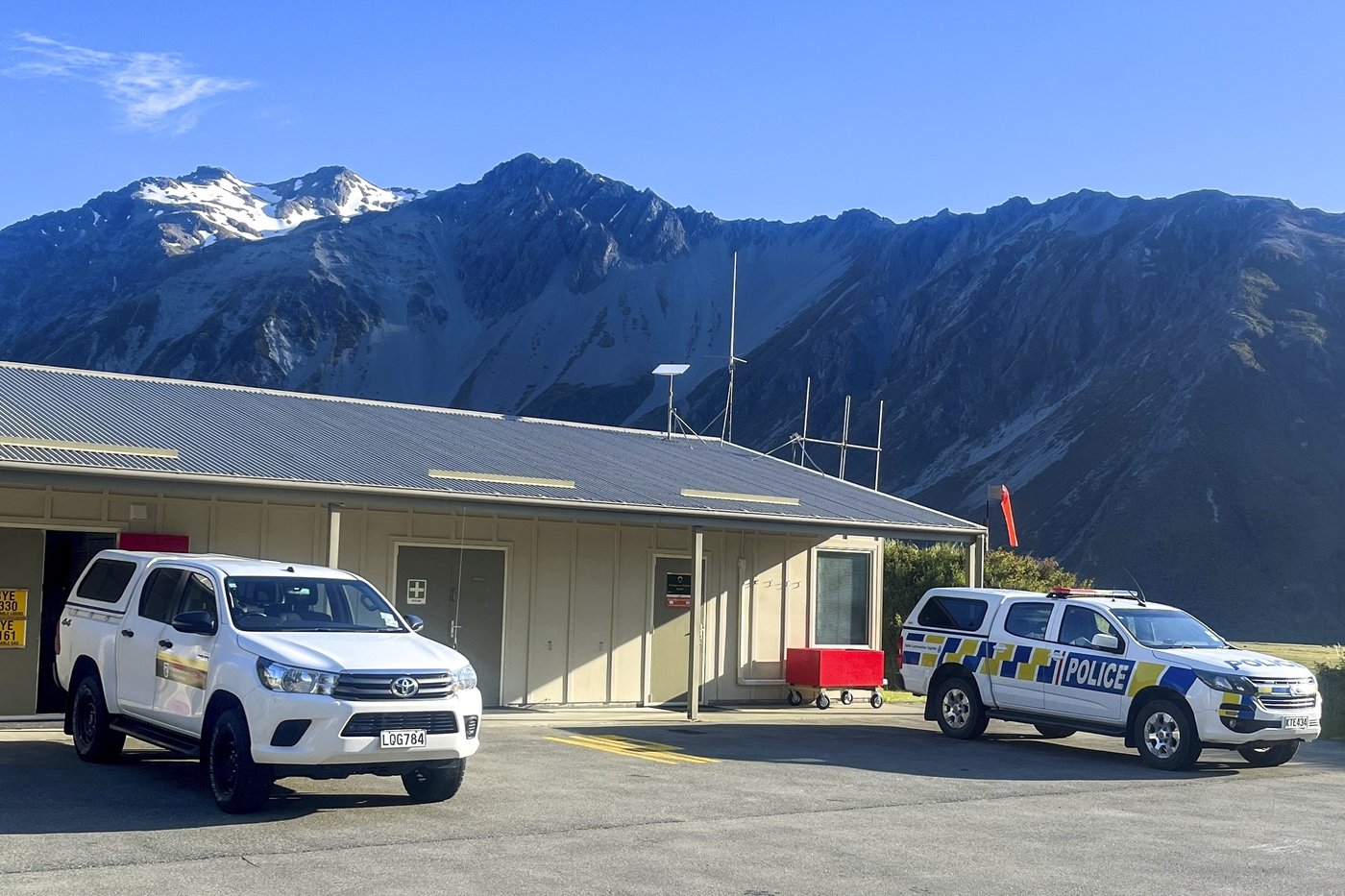 3 climbers from US and Canada believed to have died in a fall on New Zealand mountain | iNFOnews.ca