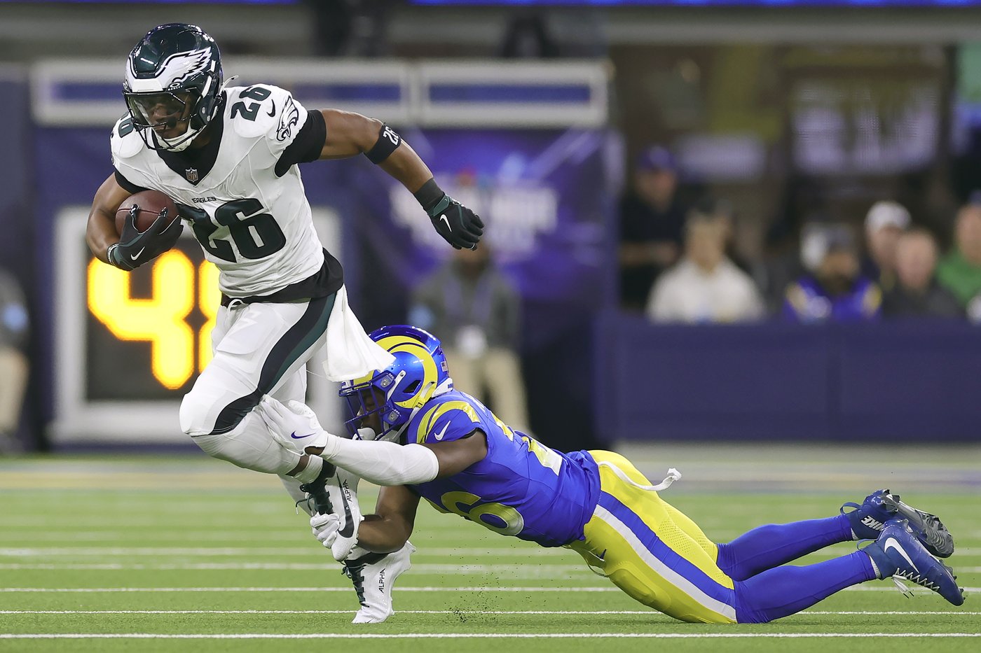 Saquon Barkley sets Eagles franchise record with 255 yards rushing, 2 TDs in a 37-20 win over Rams | iNFOnews.ca Saquon Barkley sets Eagles franchise record with 255 yards rushing, 2 TDs in a 37-20 win over Rams | iNFOnews.ca