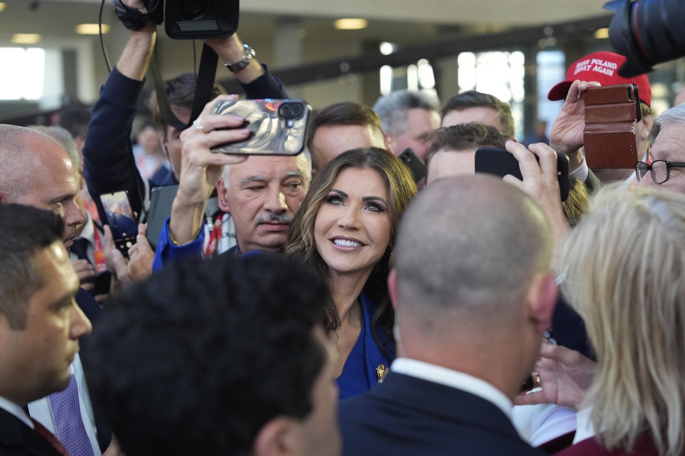 Noem urges Poles to elect Trump ally as CPAC holds its first meeting in Poland | iNFOnews.ca Noem urges Poles to elect Trump ally as CPAC holds its first meeting in Poland | iNFOnews.ca
