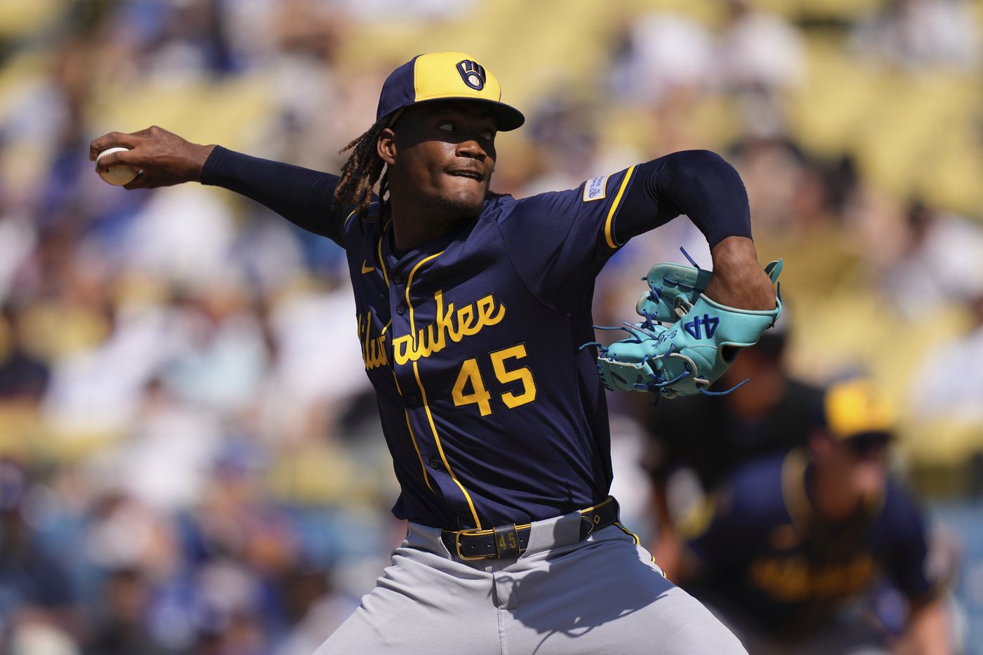 Brewers sweep Dodgers, extend win streak to 10 games | iNFOnews.ca