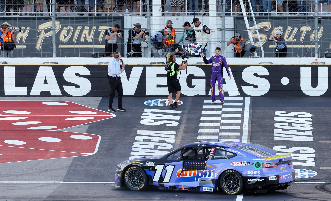 Denny Hamlin races for his dying father's last chance to see him win a NASCAR championship | iNFOnews.ca