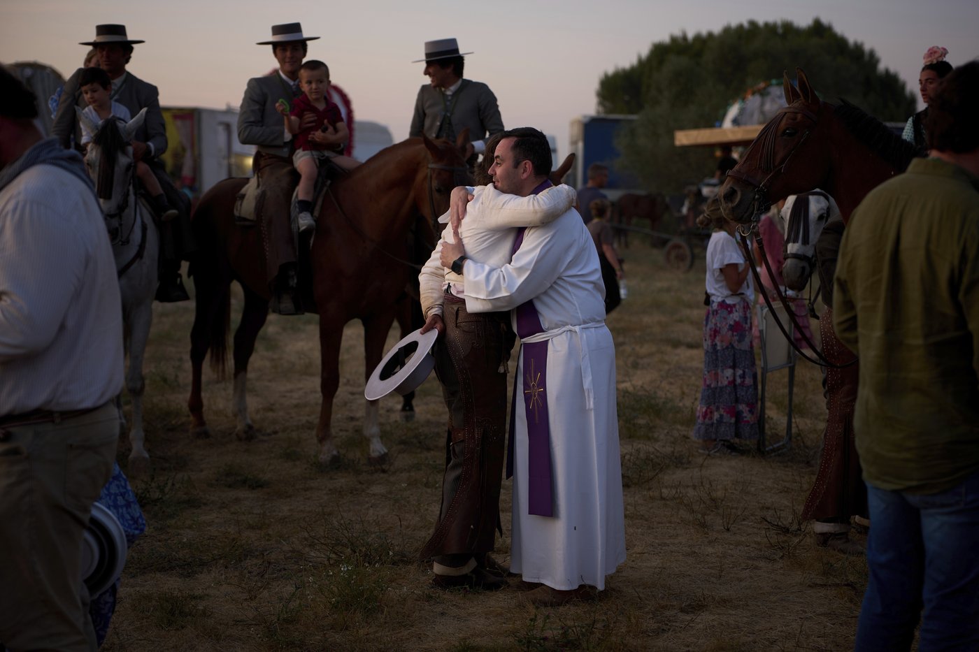 Sweat, tears, devotion: Pilgrims cross the wilderness to honor the Rocío Virgin in Spain | iNFOnews.ca Sweat, tears, devotion: Pilgrims cross the wilderness to honor the Rocío Virgin in Spain | iNFOnews.ca