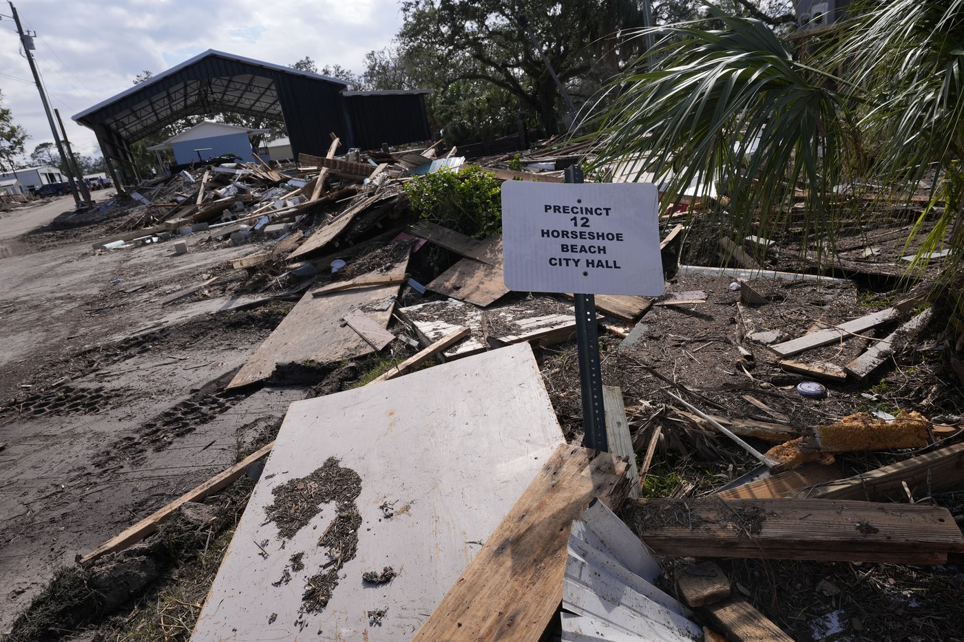 At least 64 dead after Helene's deadly march across the Southeast | iNFOnews.ca