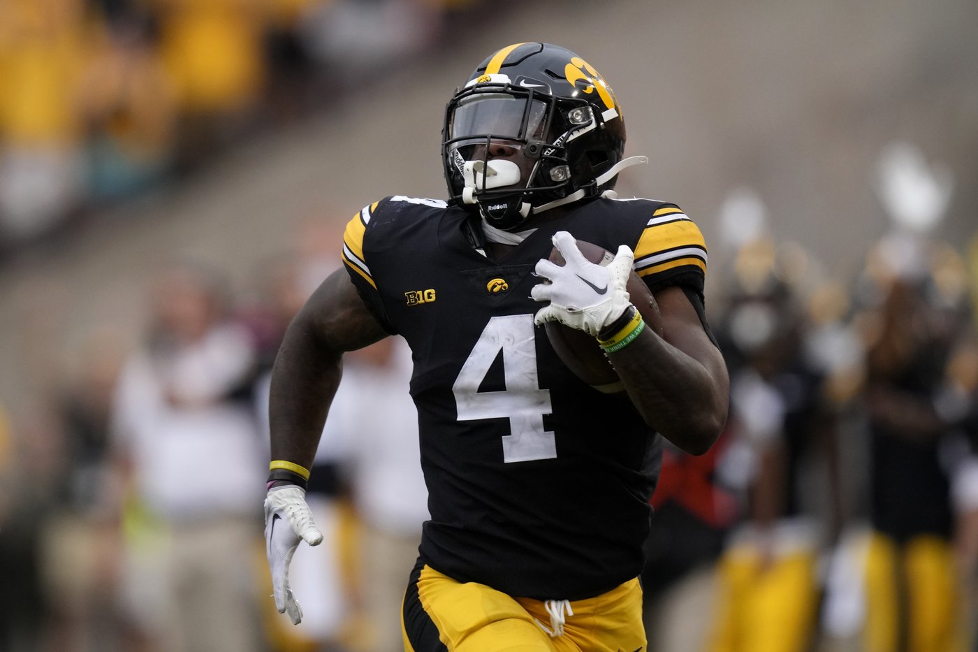 Iowa's Leshon Williams and Kaleb Brown leave the team and plan to enter the transfer portal | iNFOnews.ca Iowa's Leshon Williams and Kaleb Brown leave the team and plan to enter the transfer portal | iNFOnews.ca