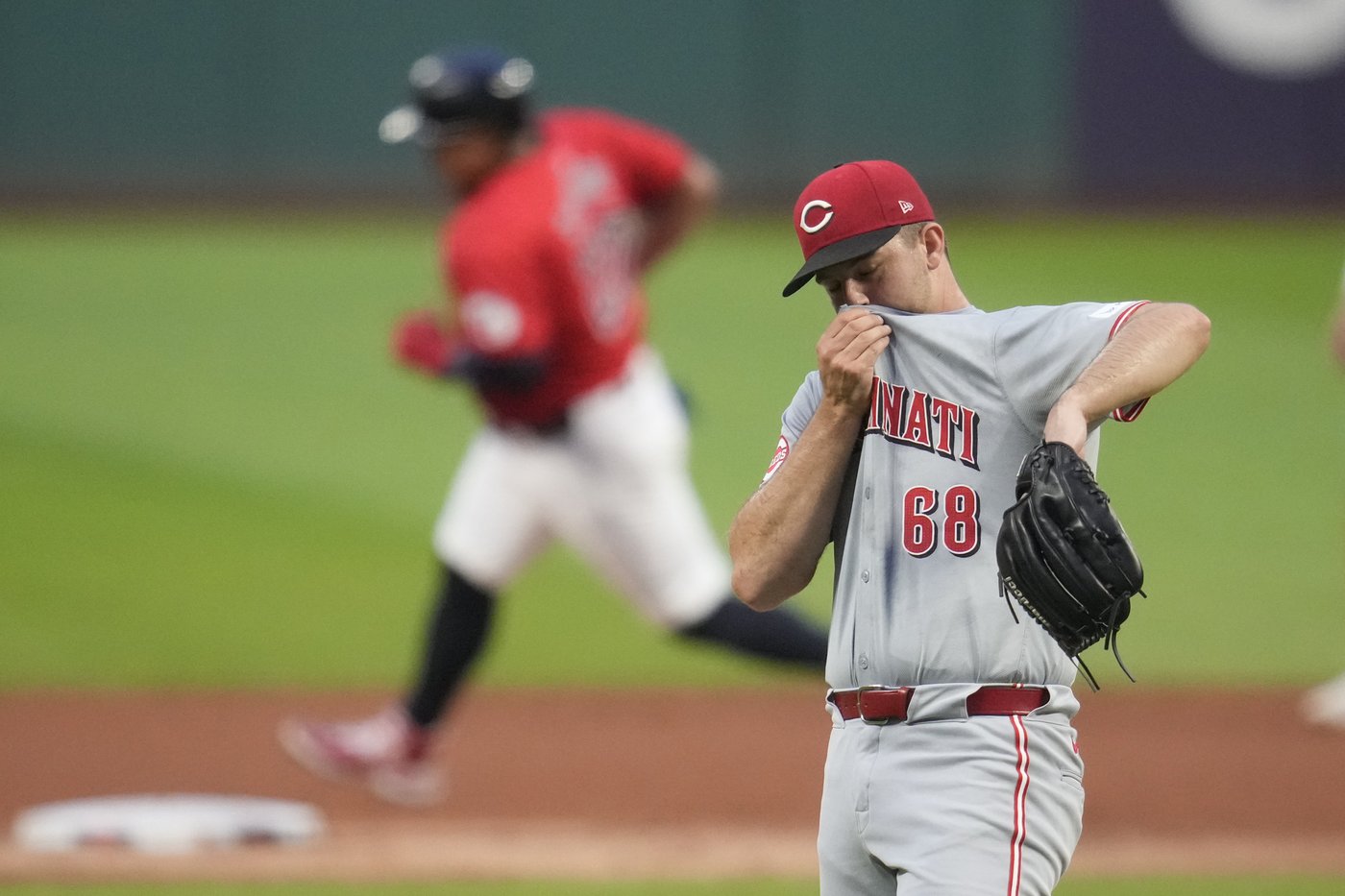 AL Central champion Guardians clinch first-round bye in postseason with 6-1 victory over Reds | iNFOnews.ca
