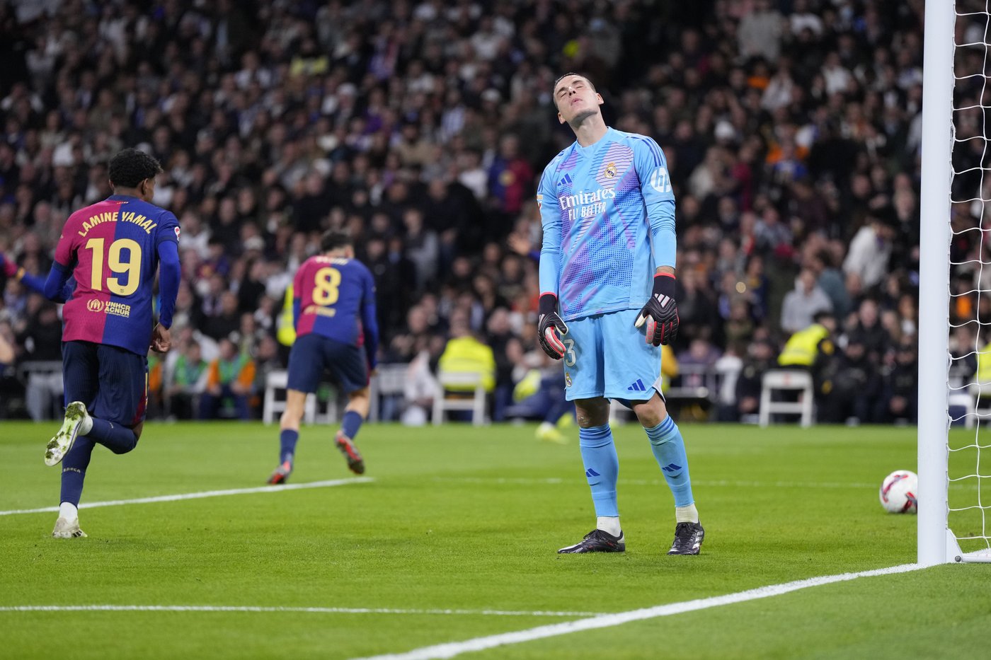 Lewandowski and Yamal spoil Mbappé’s first clasico as Barcelona routs Real Madrid 4-0 | iNFOnews.ca