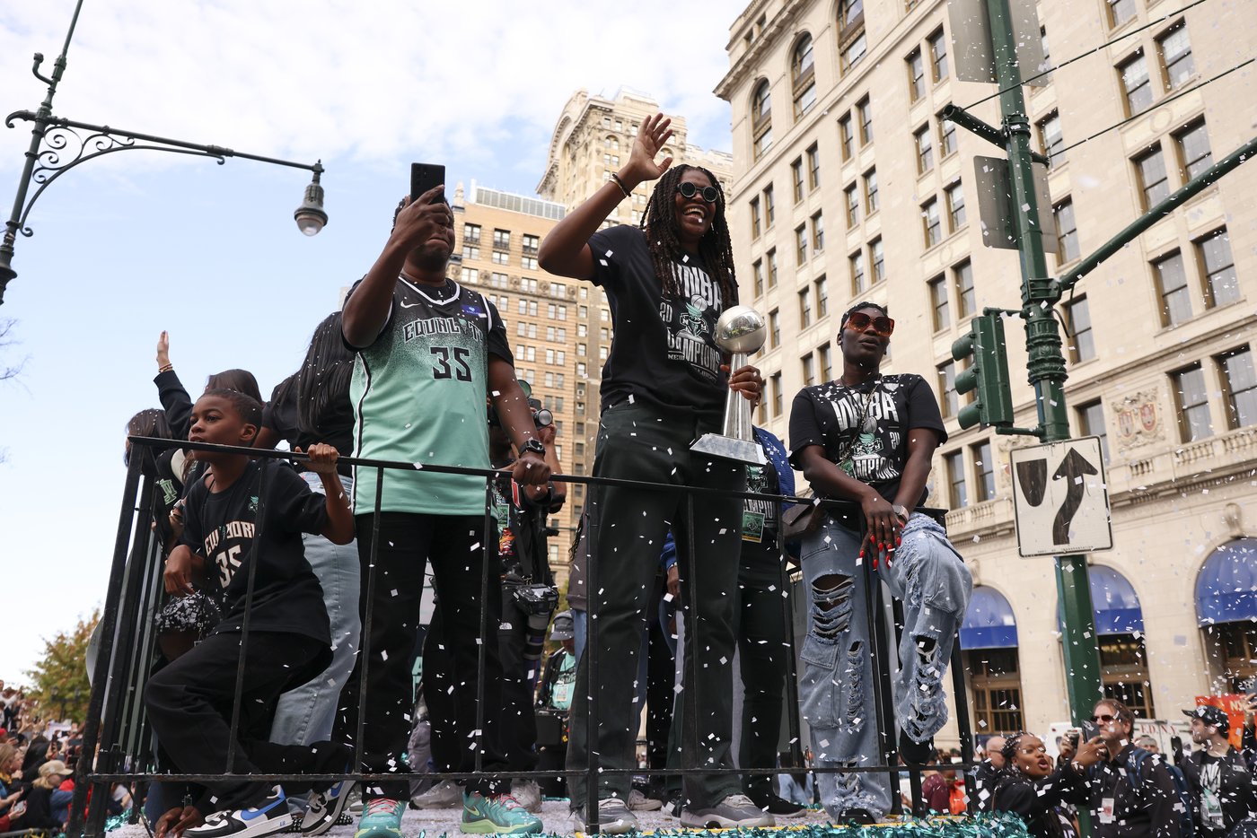 New York Liberty basketball team honored with ticker-tape parade in Canyon of Heroes | iNFOnews.ca