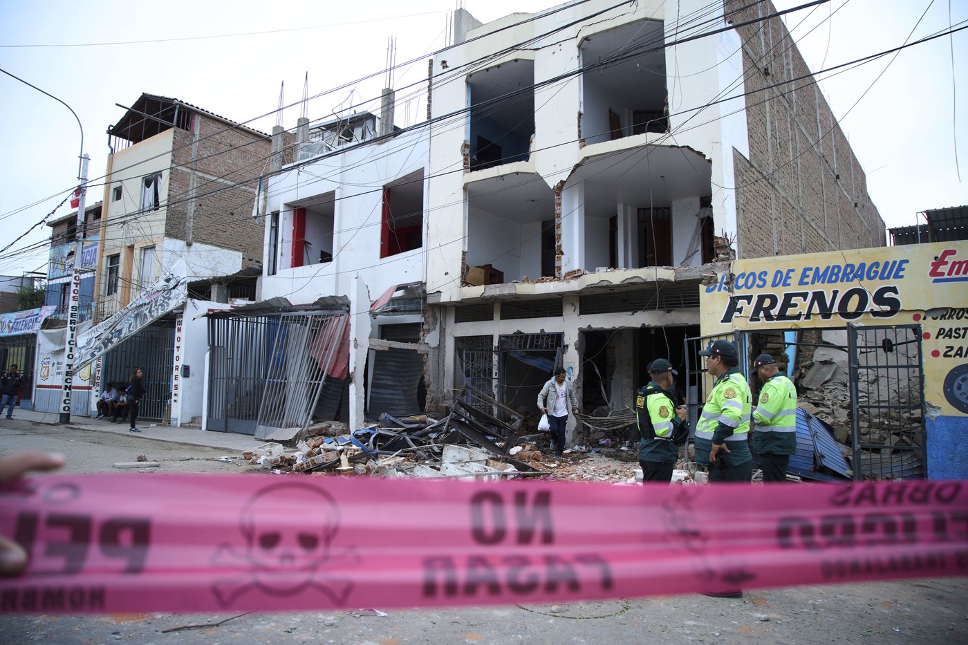 Explosion in high-crime area in northern Peru injures 10 people and damages 25 homes | iNFOnews.ca Explosion in high-crime area in northern Peru injures 10 people and damages 25 homes | iNFOnews.ca