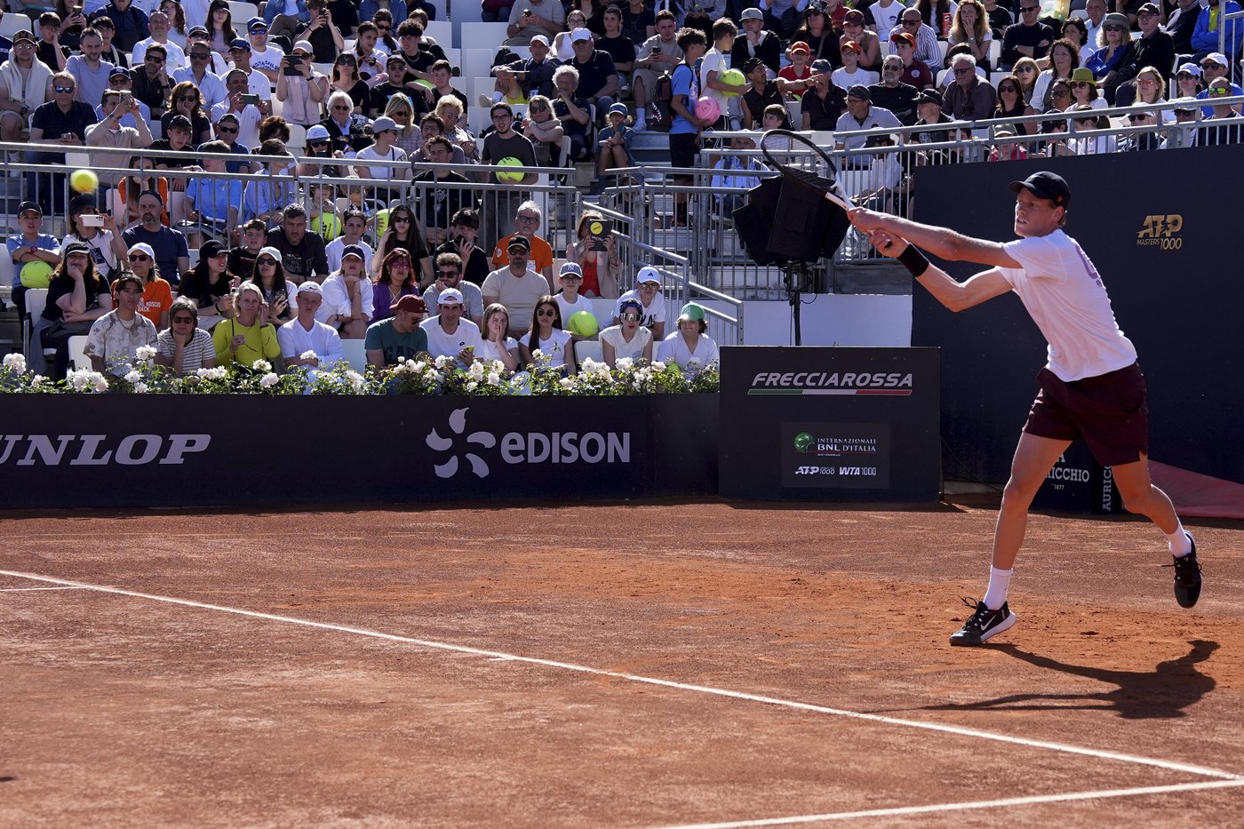 Sinner 'not naming names' for messages he did and didn't receive during doping ban | iNFOnews.ca