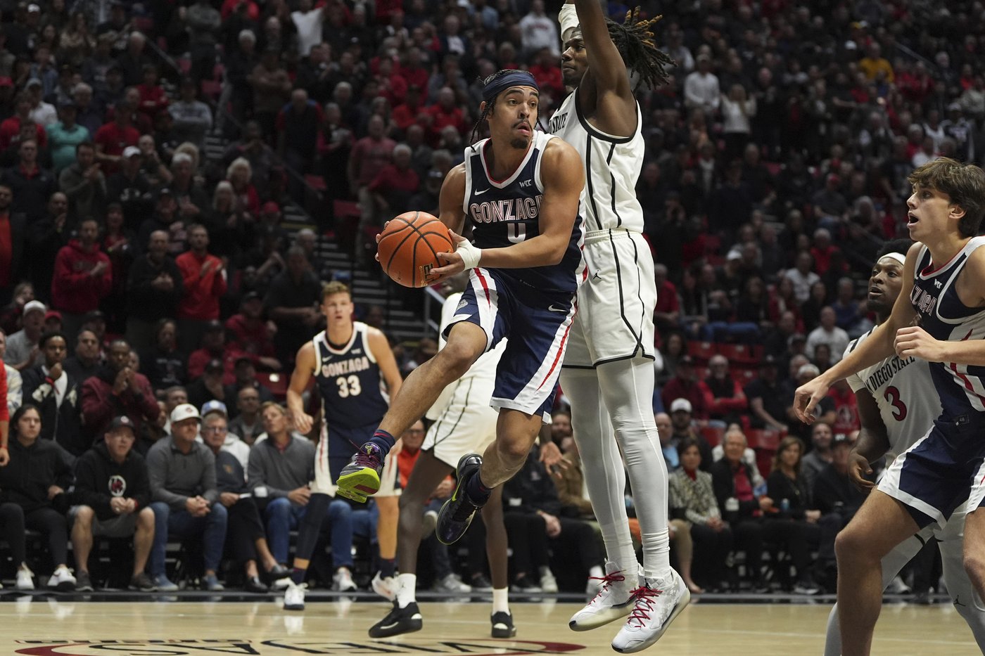No. 3 Gonzaga takes charge in second half to run past San Diego State 80-67 | iNFOnews.ca