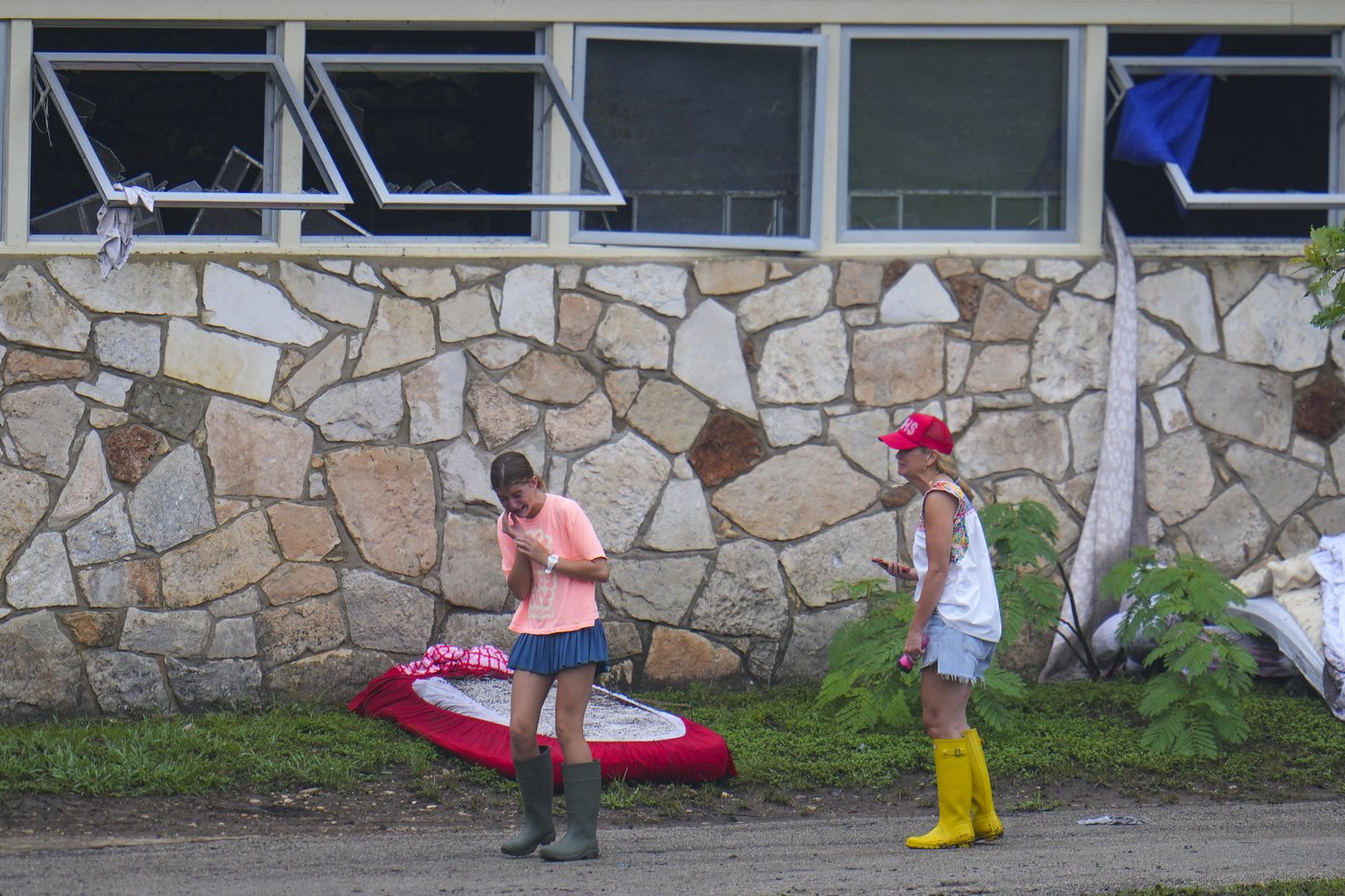 PHOTO COLLECTION: Texas floods leave dozens dead and missing as rescuers search devastated landscape | iNFOnews.ca PHOTO COLLECTION: Texas floods leave dozens dead and missing as rescuers search devastated landscape | iNFOnews.ca