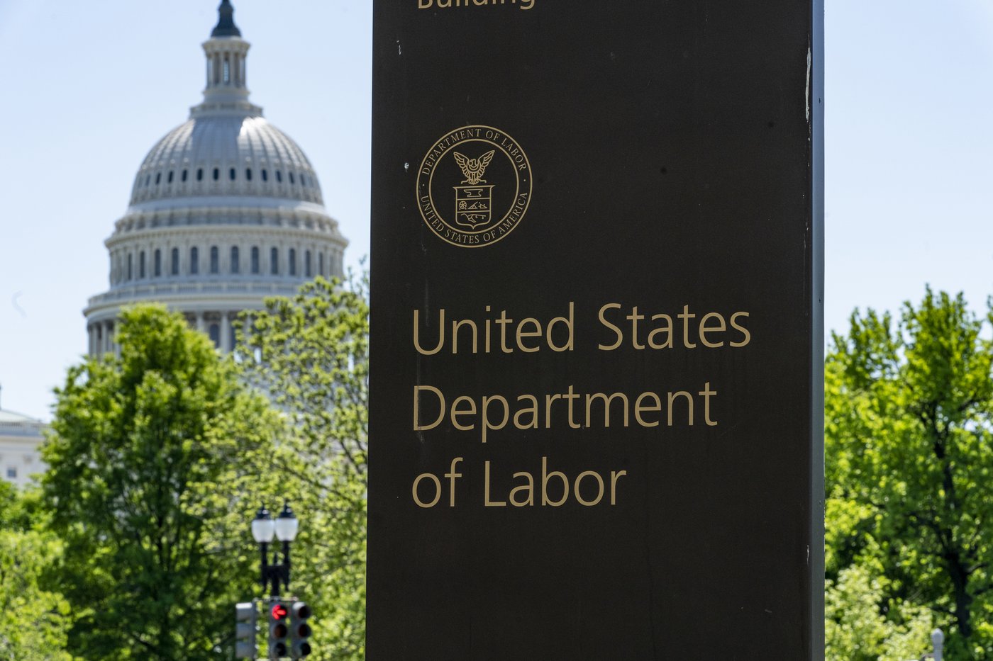 Biden administration backs off proposed overhaul of apprenticeship programs | iNFOnews.ca