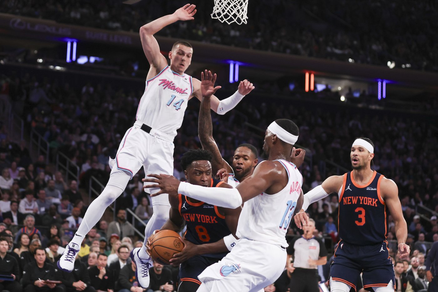 Knicks storm back to beat Miami | iNFOnews.ca Knicks storm back to beat Miami | iNFOnews.ca