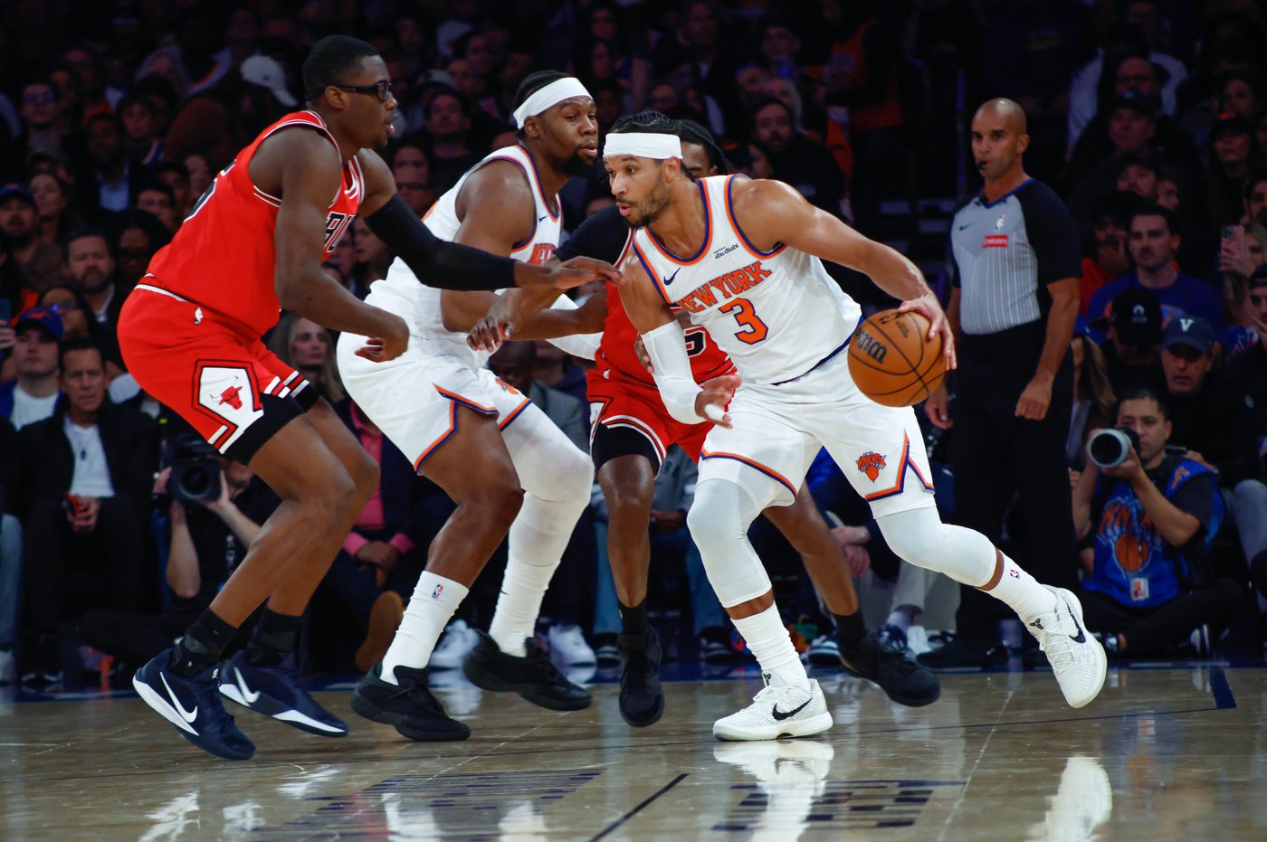 Brunson scores 31 as Knicks snap losing streak, hand Bulls first loss | iNFOnews.ca