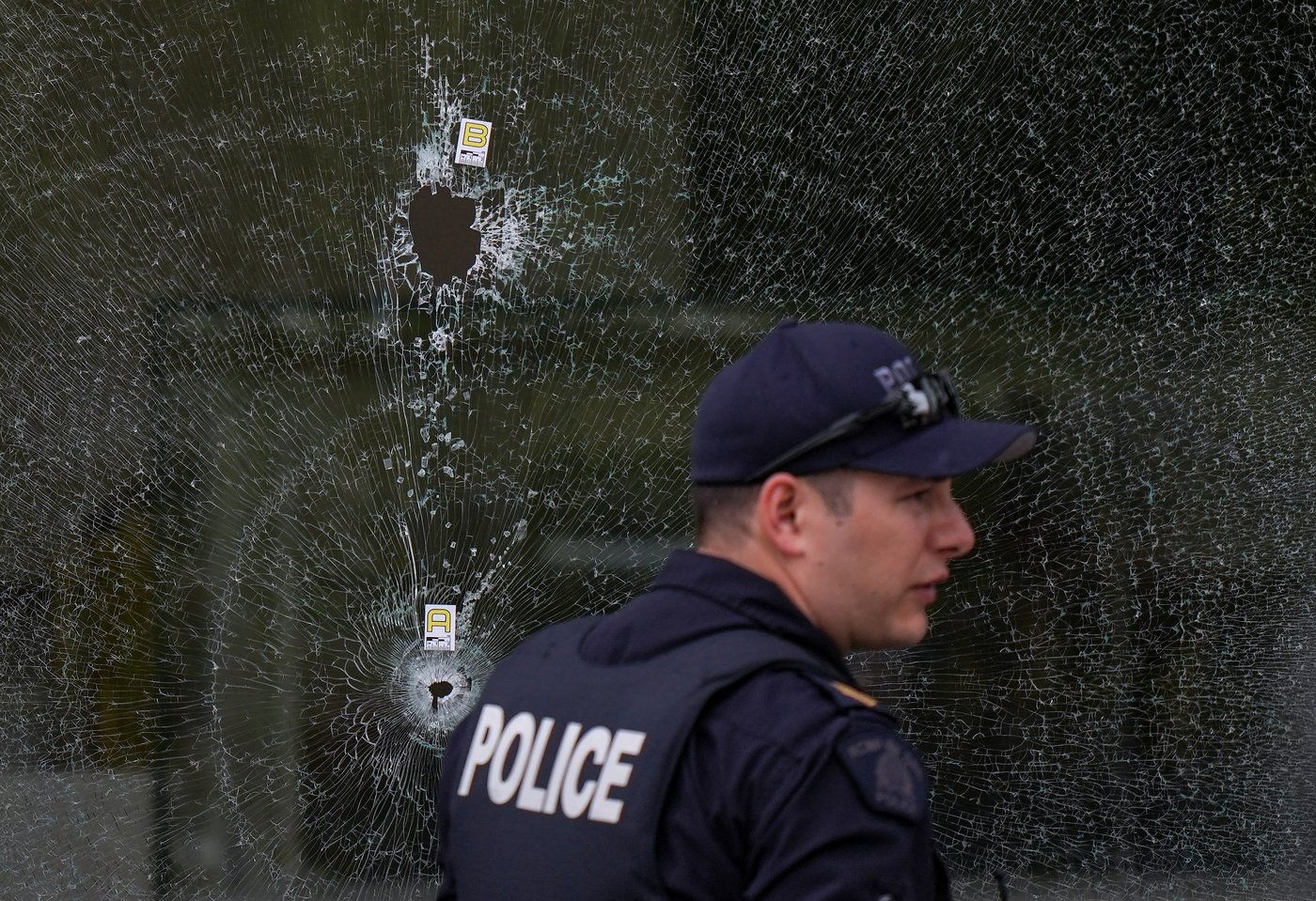 Police cite extortion in third shooting at Indian star Kapil Sharma's B.C. café | iNFOnews.ca