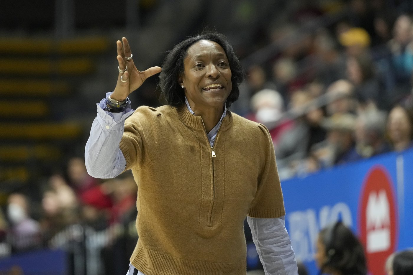Cal hosts Raising the B.A.R. tournament that features Black female head coaches | iNFOnews.ca Cal hosts Raising the B.A.R. tournament that features Black female head coaches | iNFOnews.ca