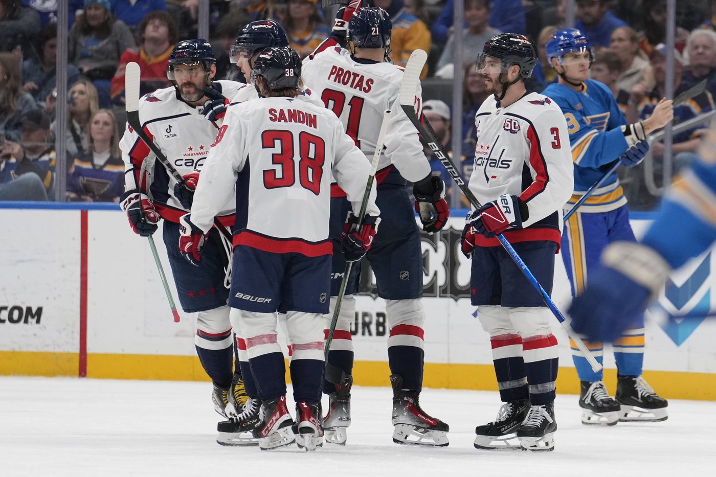 Ovechkin, McMichael each scores twice as Capitals skate to 8-1 victory over the Blues | iNFOnews.ca