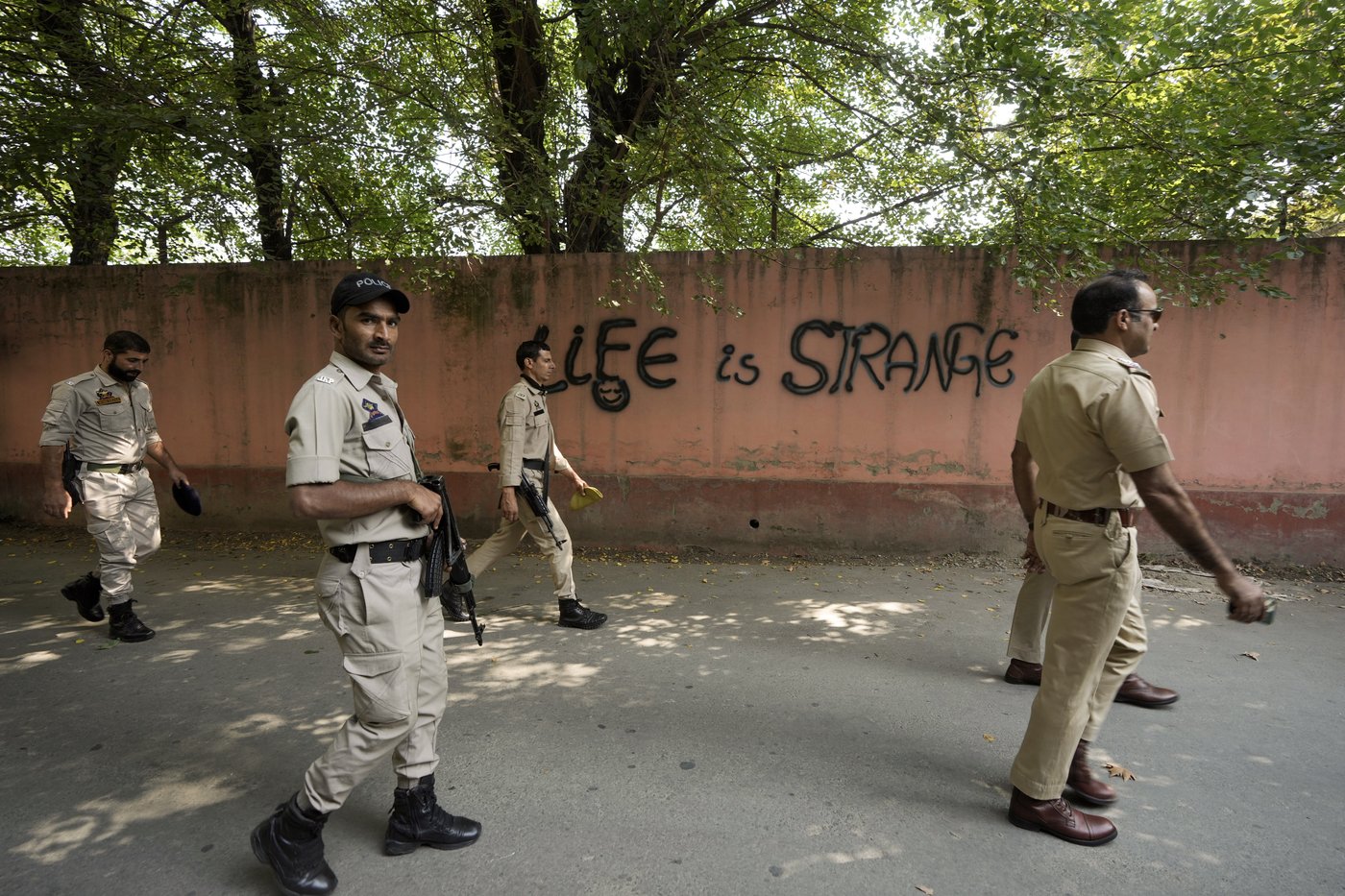 Residents in India-controlled Kashmir vote in the second phase of polls surrounded by heavy security | iNFOnews.ca Residents in India-controlled Kashmir vote in the second phase of polls surrounded by heavy security | iNFOnews.ca