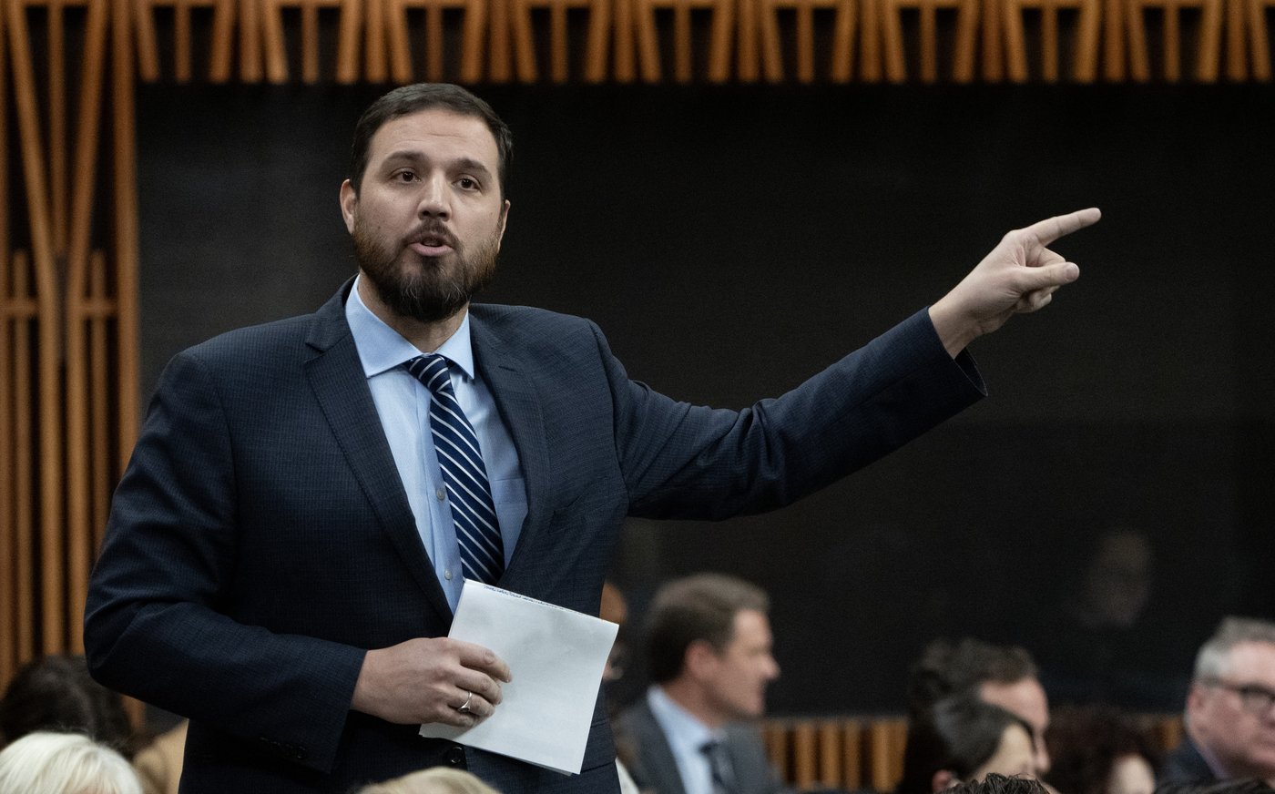 Alberta MP to step aside to allow Pierre Poilievre to run for seat in Parliament | iNFOnews.ca