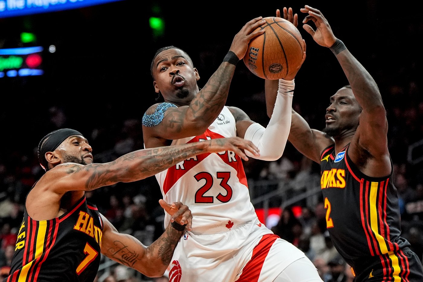 Raptors rally to beat Hawks 109-97 for 2nd straight NBA Cup victory and 4th overall | iNFOnews.ca Raptors rally to beat Hawks 109-97 for 2nd straight NBA Cup victory and 4th overall | iNFOnews.ca