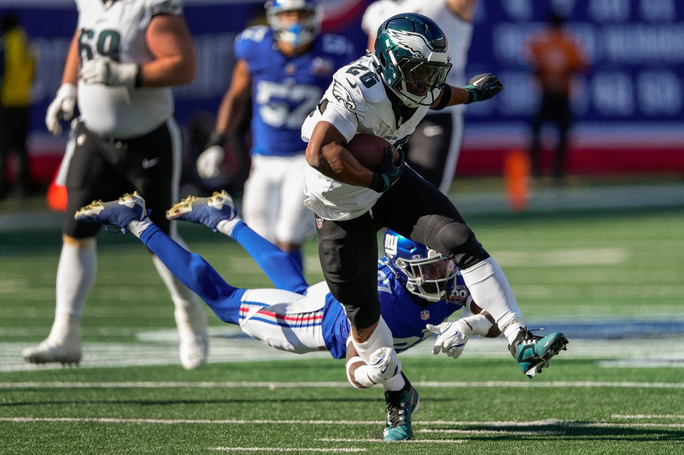 Saquon Barkley and the Eagles visit the Giants looking to get back on track | iNFOnews.ca