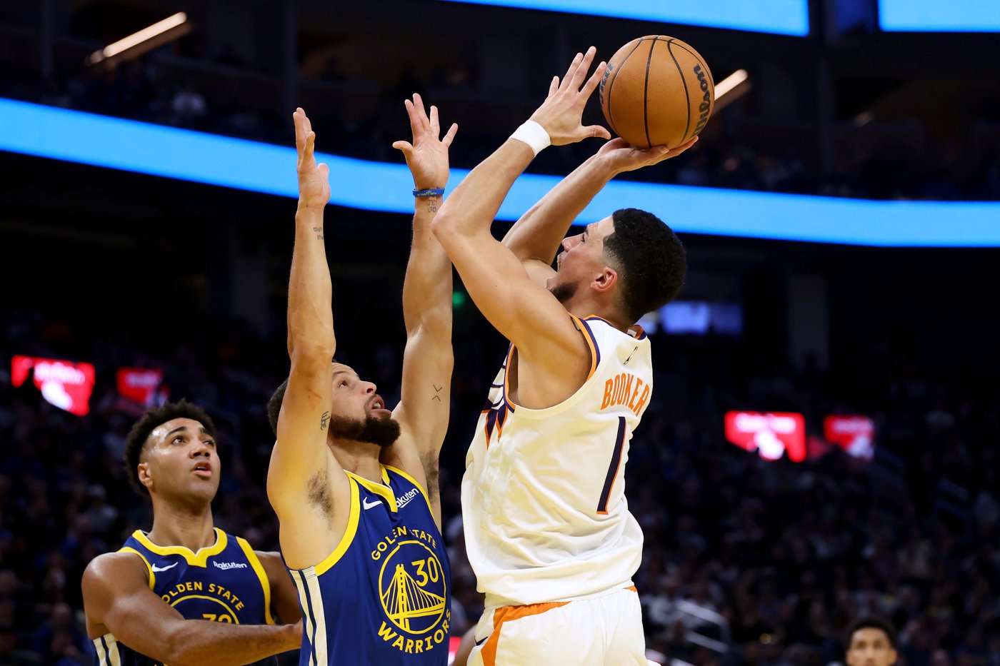Stephen Curry scores 28 points, Moses Moody adds 24 as Warriors beat Suns 118-107 | iNFOnews.ca Stephen Curry scores 28 points, Moses Moody adds 24 as Warriors beat Suns 118-107 | iNFOnews.ca