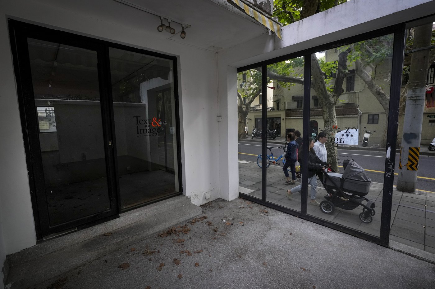 As China cracks down on bookstores at home, Chinese-language booksellers are flourishing overseas | iNFOnews.ca