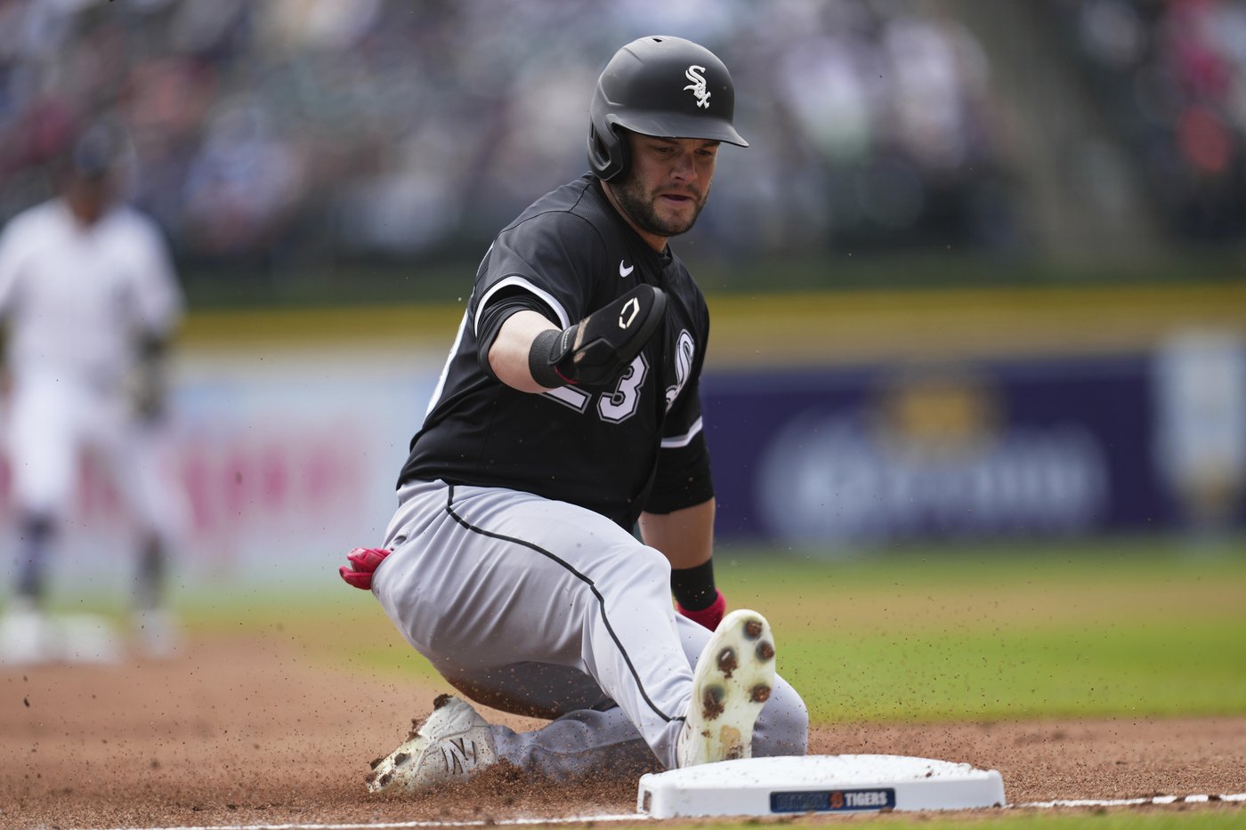White Sox dealt another early blow with outfielder Andrew Benintendi placed on 10-day injured list | iNFOnews.ca White Sox dealt another early blow with outfielder Andrew Benintendi placed on 10-day injured list | iNFOnews.ca