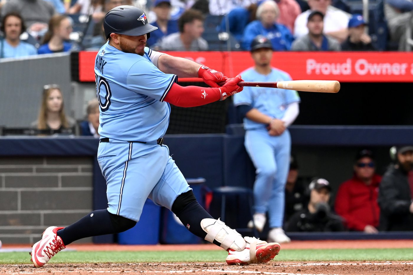 Barger's three-run blast keys big eighth as Jays complete sweep of A's with 8-4 win | iNFOnews.ca