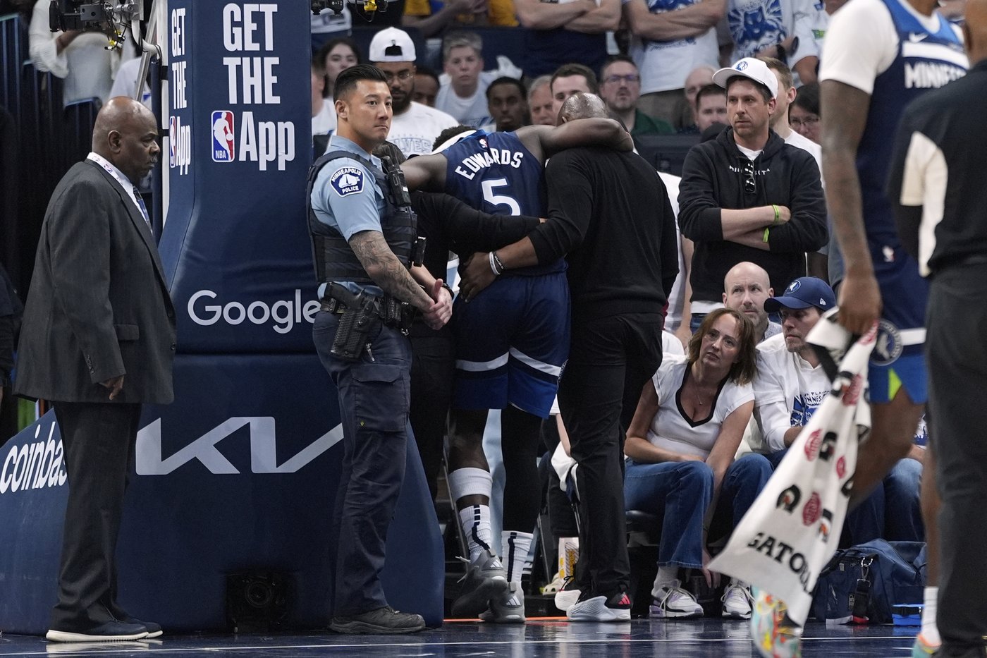 Anthony Edwards scares the Timberwolves with a sprained ankle before returning in strong finish | iNFOnews.ca Anthony Edwards scares the Timberwolves with a sprained ankle before returning in strong finish | iNFOnews.ca