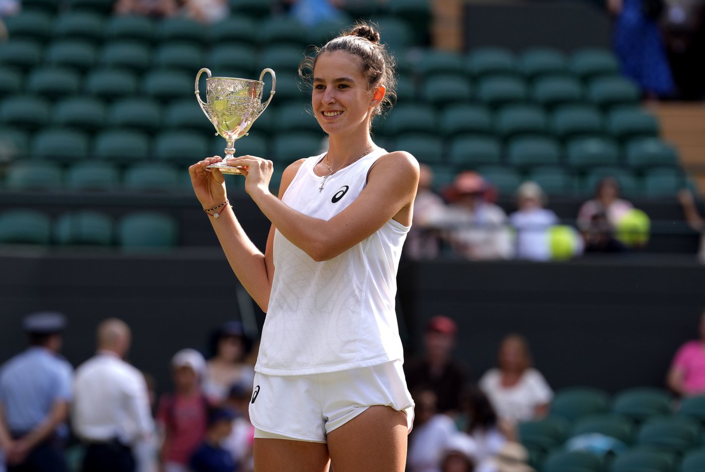 Mia Pohankova of Slovakia wins Wimbledon junior title by beating American Julieta Pareja | iNFOnews.ca Mia Pohankova of Slovakia wins Wimbledon junior title by beating American Julieta Pareja | iNFOnews.ca