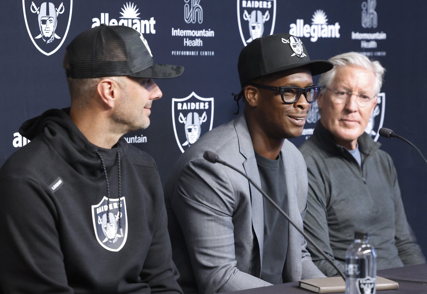 Raiders could still draft a QB even with Geno Smith on the roster | iNFOnews.ca Raiders could still draft a QB even with Geno Smith on the roster | iNFOnews.ca