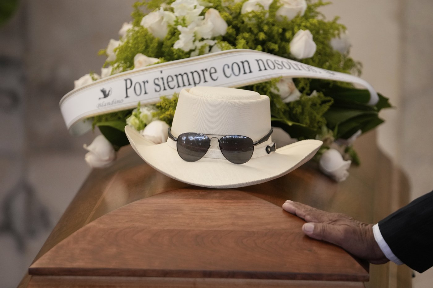 Mourners pay tribute to merengue icon Rubby Pérez, who died in the Dominican roof collapse | iNFOnews.ca Mourners pay tribute to merengue icon Rubby Pérez, who died in the Dominican roof collapse | iNFOnews.ca