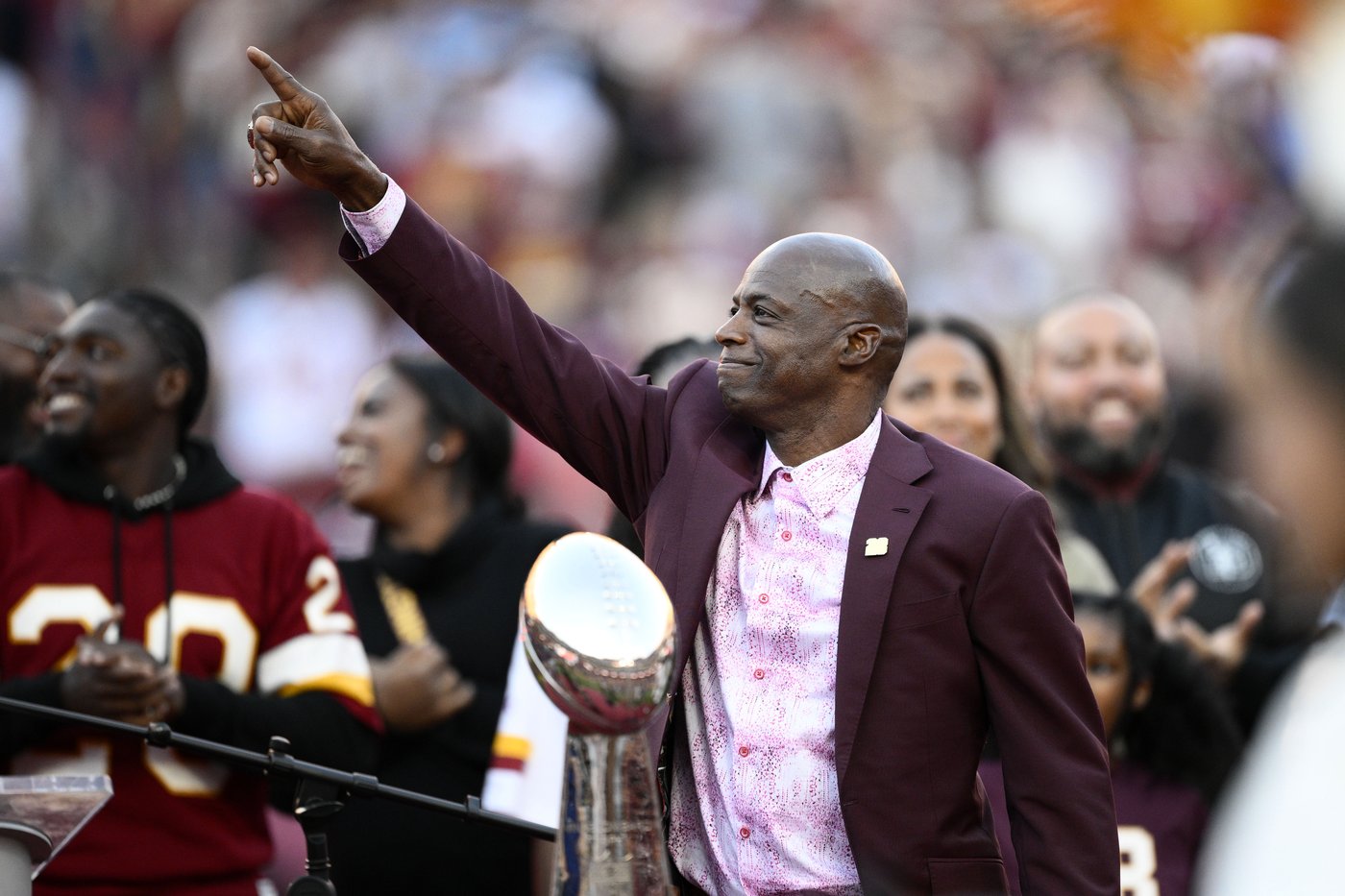 Darrell Green gets his No. 28 retired by Washington more than two decades since his final season | iNFOnews.ca