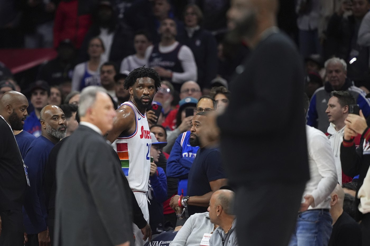 Embiid ejected after drawing 2 technicals in game against Wembanyama and Spurs | iNFOnews.ca