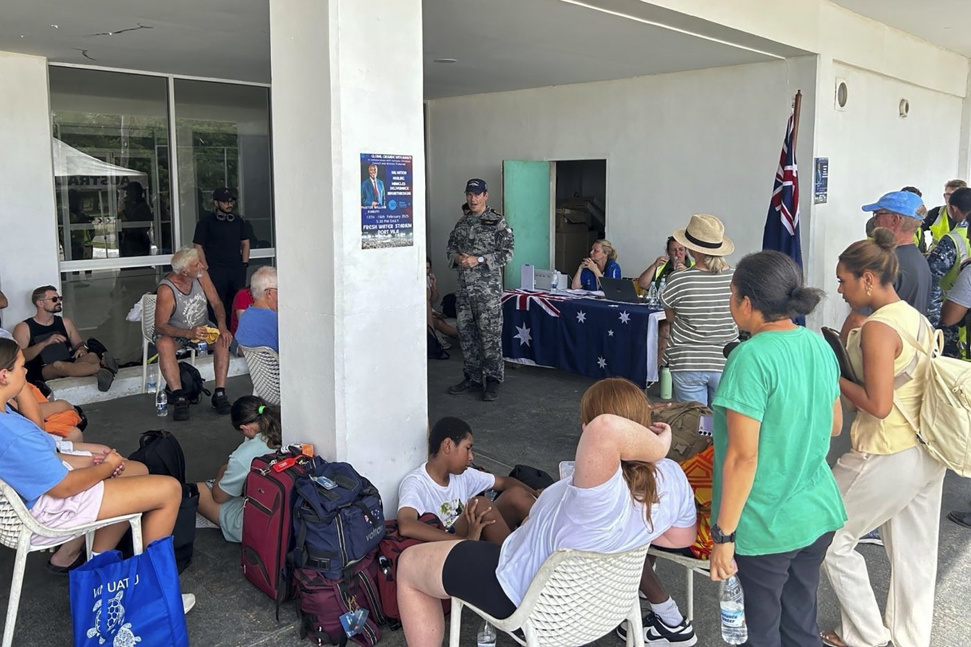 Number of dead and missing still unclear as first aid arrives in quake-hit Pacific nation of Vanuatu | iNFOnews.ca