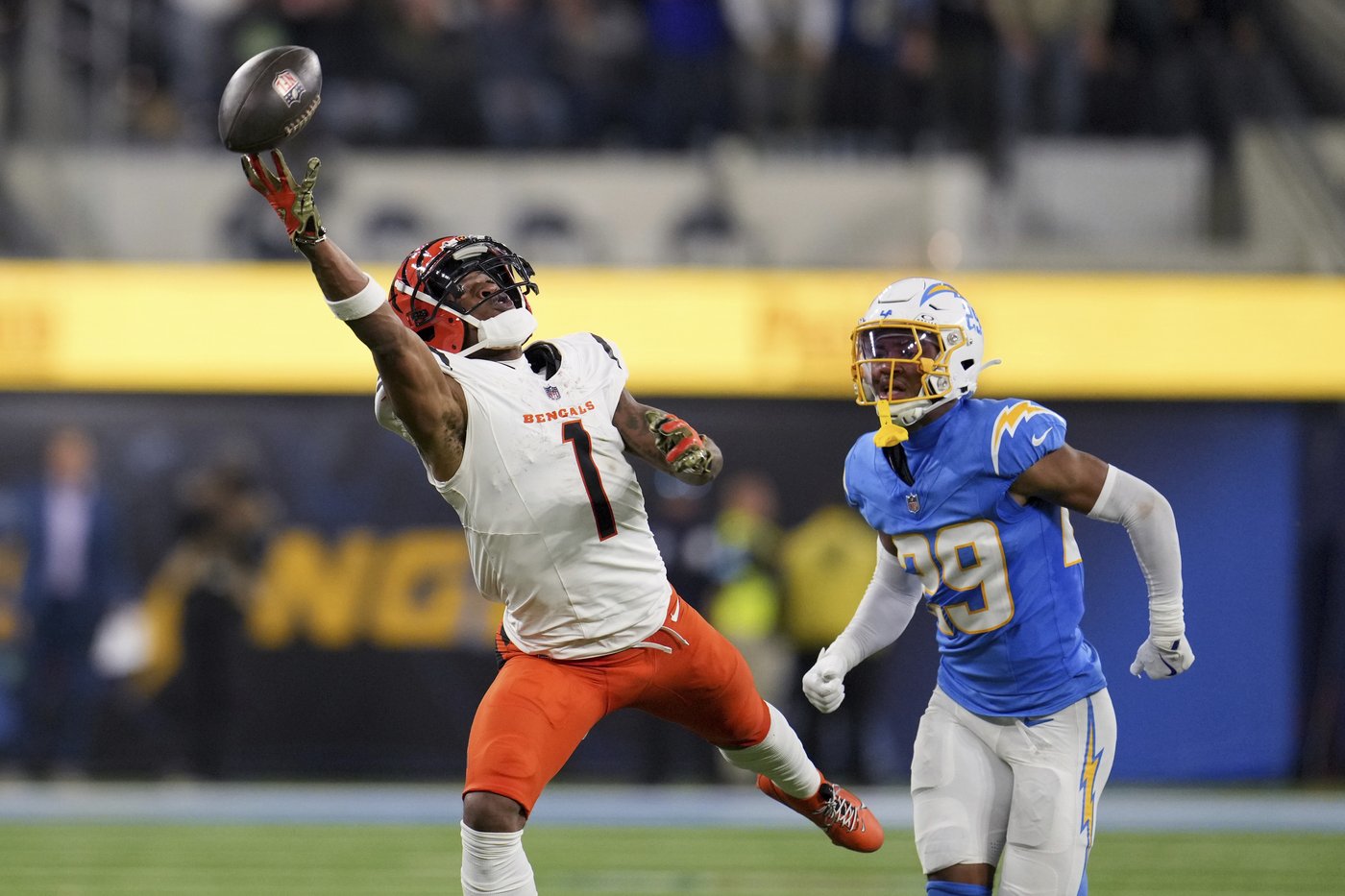 Zac Taylor insists his Bengals can still be a playoff team after loss to Chargers drops them to 4-7 | iNFOnews.ca