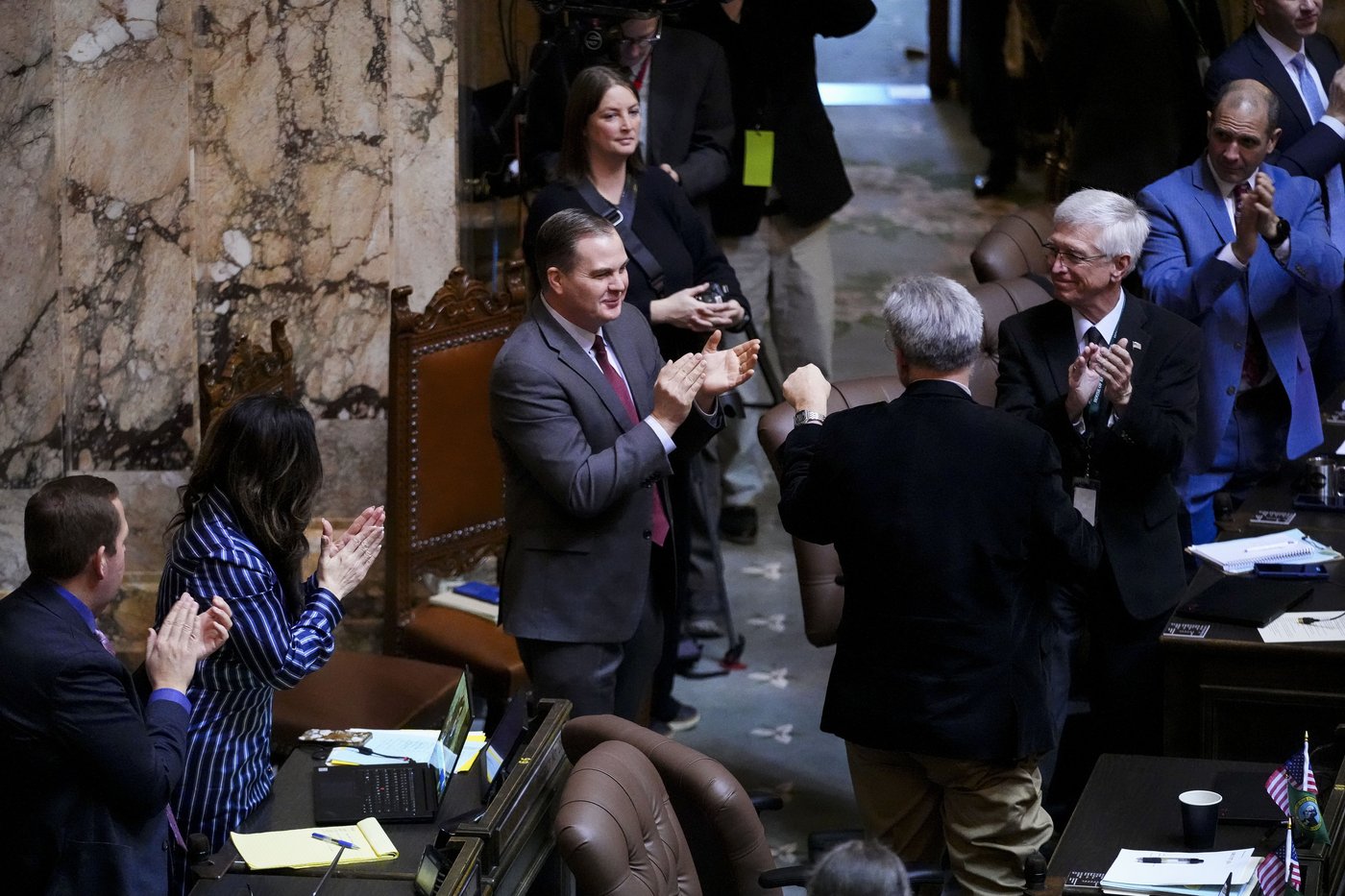 New Washington governor outlines goals as state faces multibillion-dollar deficit | iNFOnews.ca